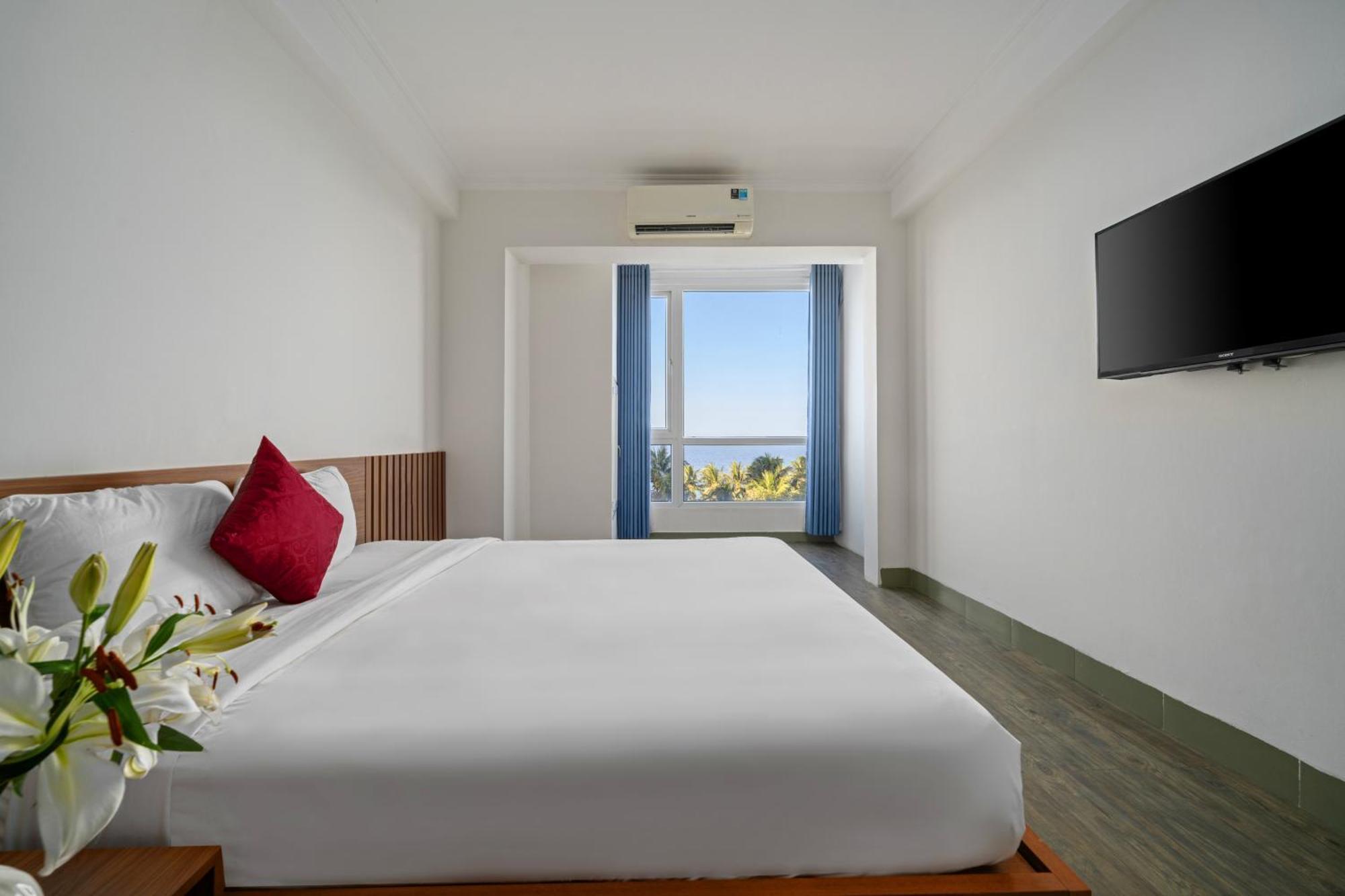 Khach San Nami Nha Trang Hotel Екстериор снимка