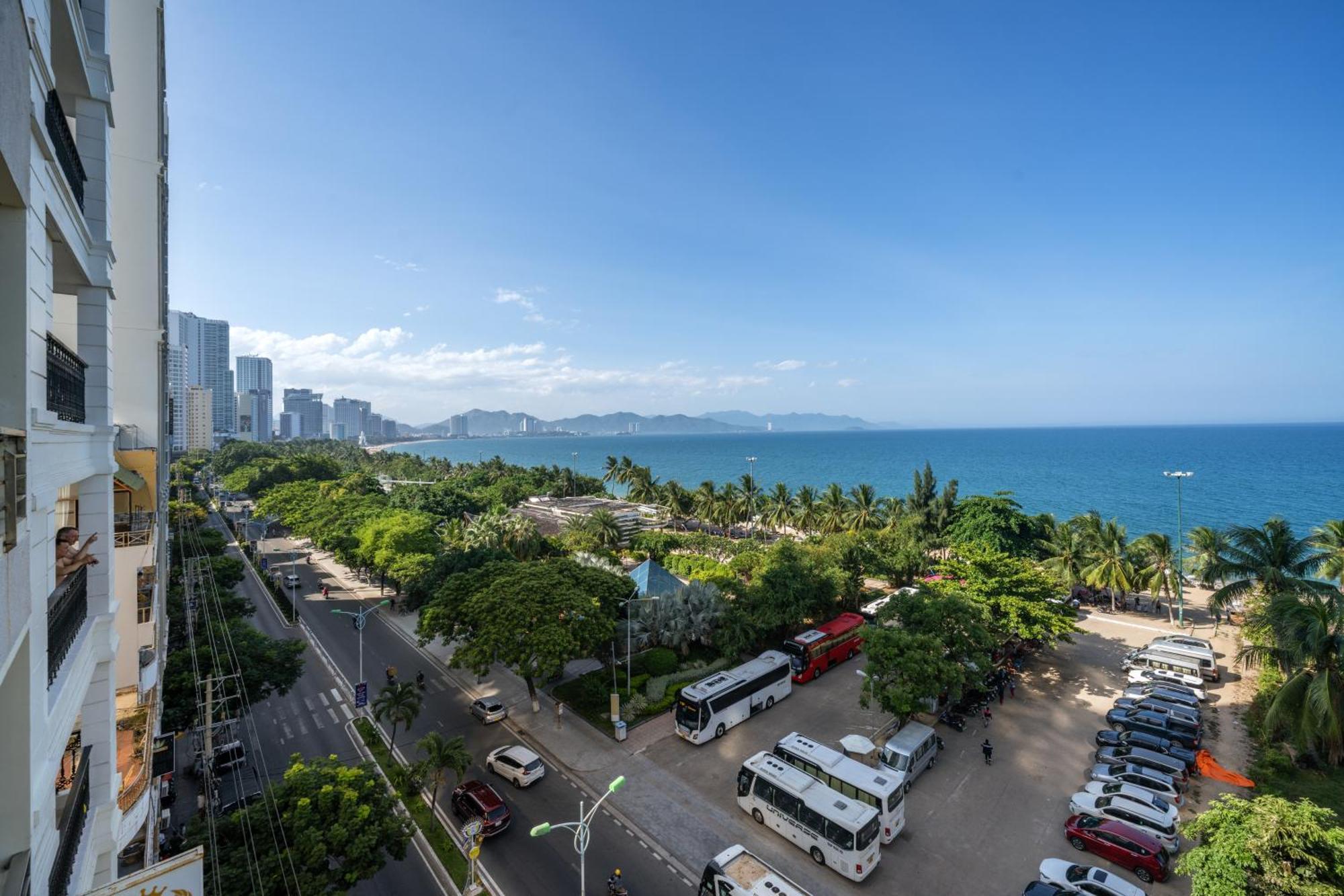 Khach San Nami Nha Trang Hotel Екстериор снимка