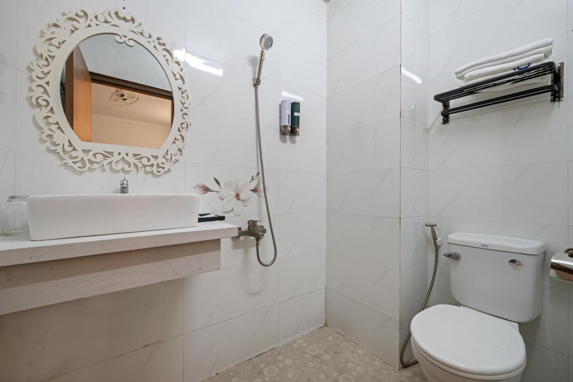 Khach San Nami Nha Trang Hotel Екстериор снимка