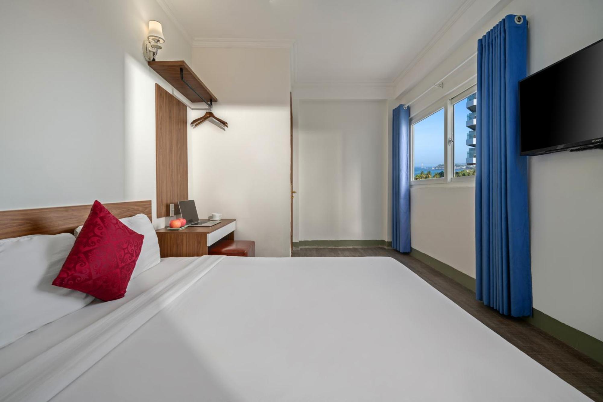Khach San Nami Nha Trang Hotel Екстериор снимка