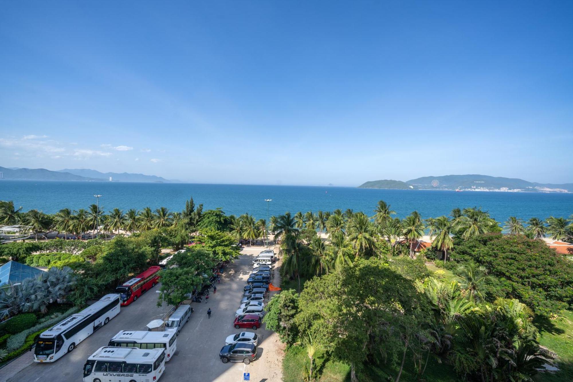 Khach San Nami Nha Trang Hotel Екстериор снимка