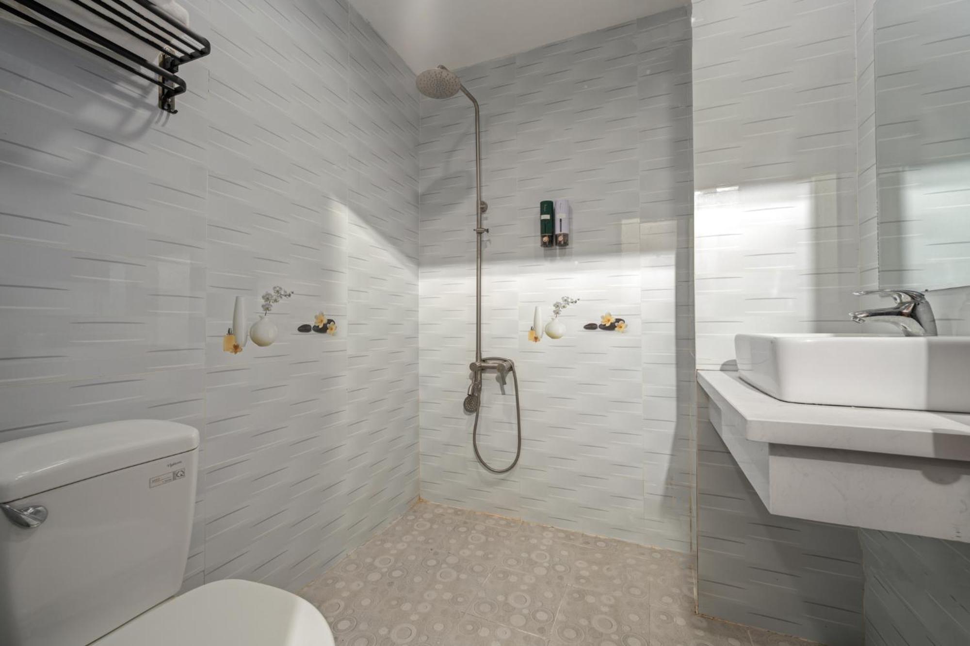 Khach San Nami Nha Trang Hotel Екстериор снимка